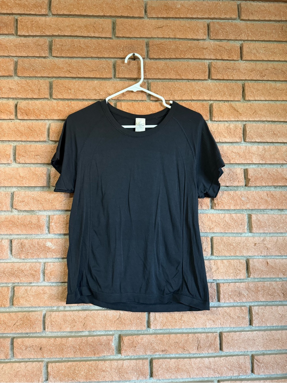 Old navy black seamless go dry workout tee